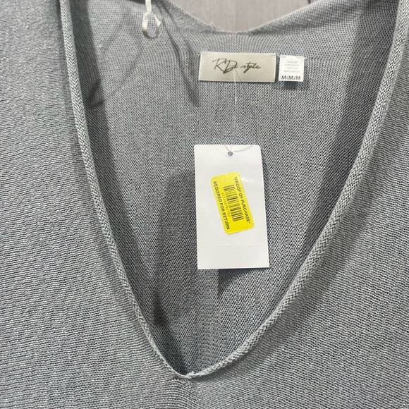 NWT light gray sweater - Picture 4 of 5